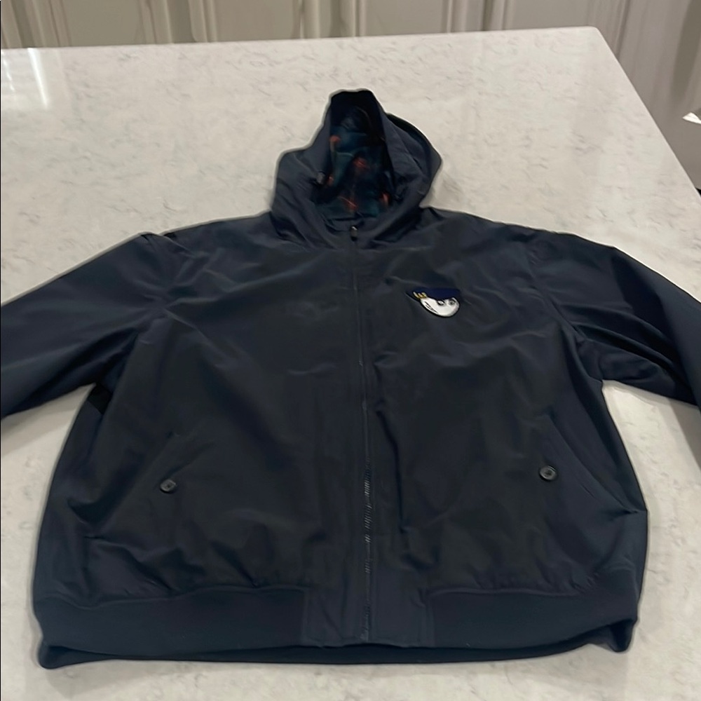 Malbon x Lyle & Scott jacket with buckets logo on chest. In EUC XXL navy & black